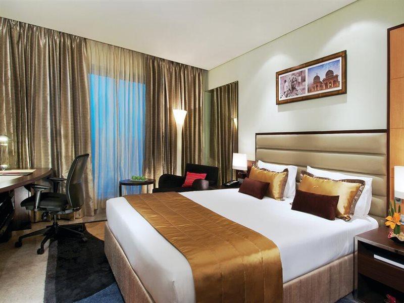 Vivanta Hyderabad, Begumpet Exteriör bild A room at the Taj Bengal
