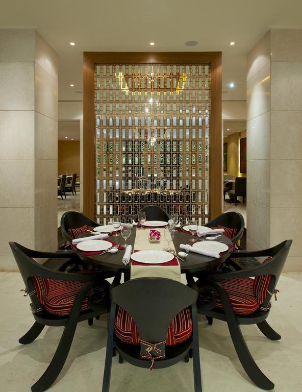 Vivanta Hyderabad, Begumpet Exteriör bild The Park, New Delhi