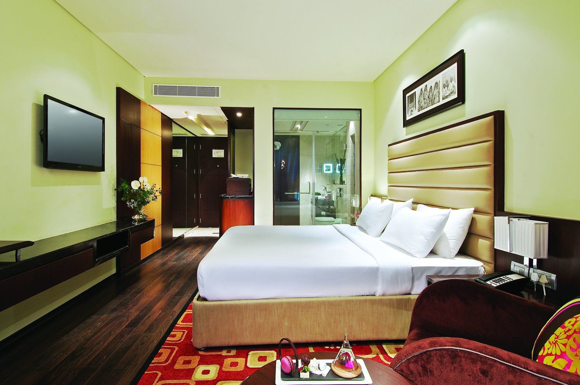 Vivanta Hyderabad, Begumpet Rum bild