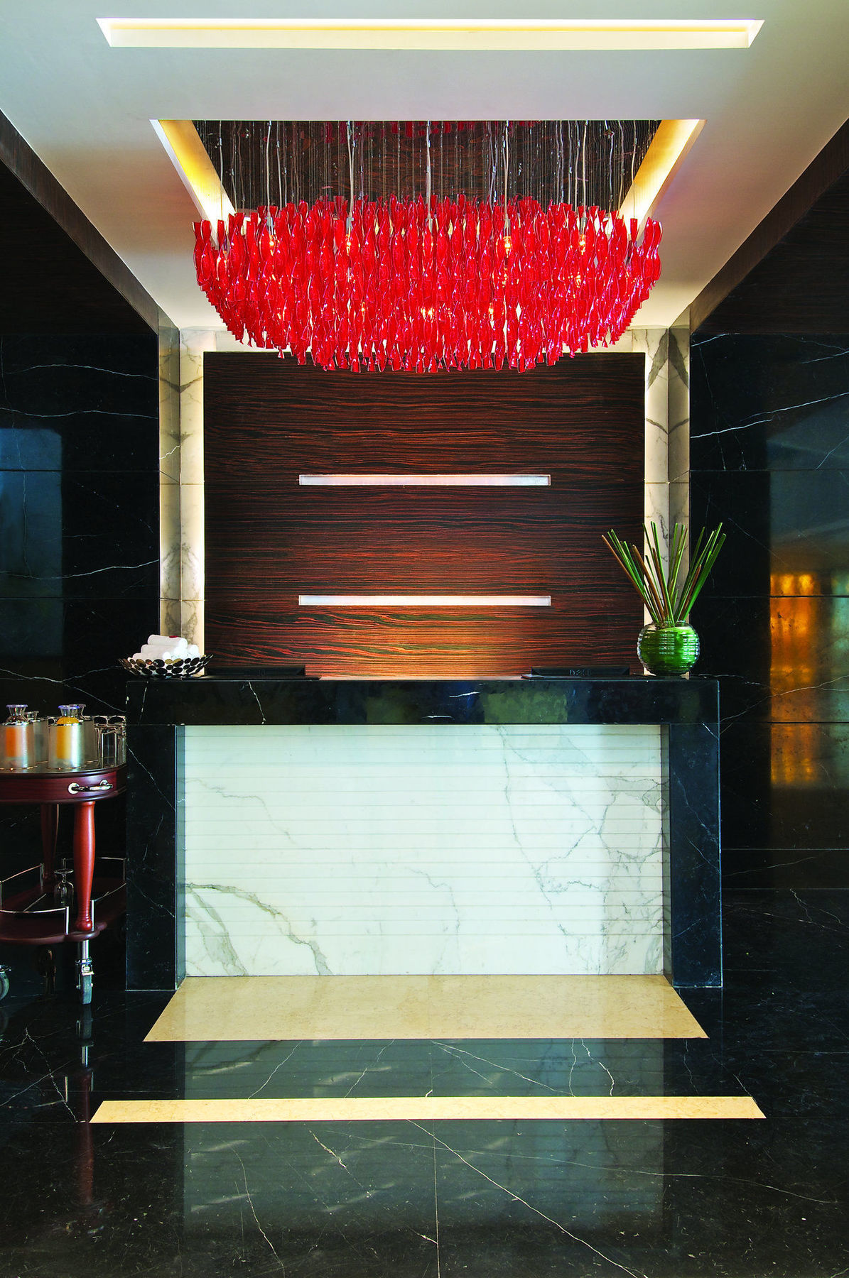 Vivanta Hyderabad, Begumpet Inreriör bild The lobby of the hotel